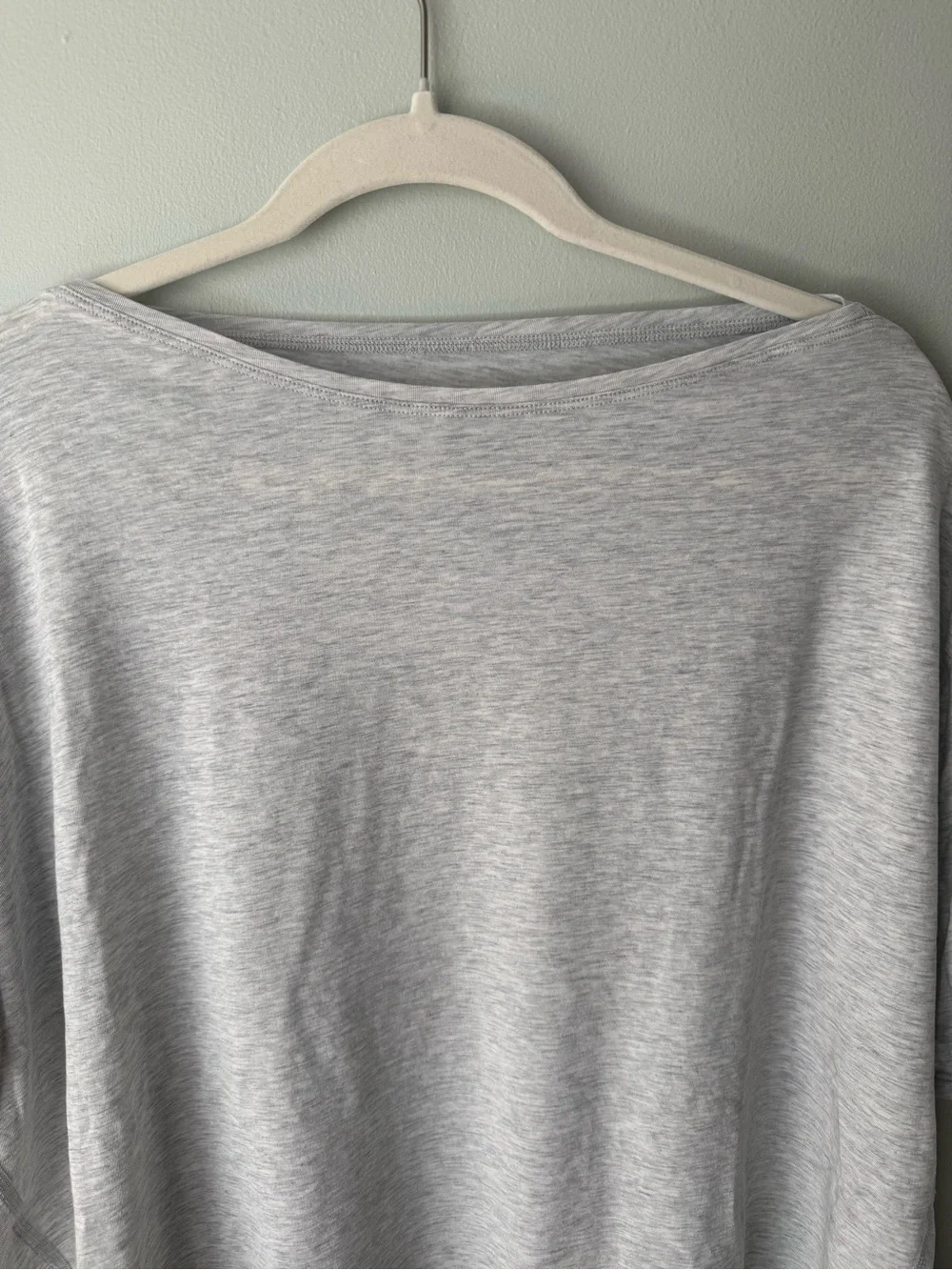 Lululemon Back in Action Short Sleeve Tee in Light Gray - Picture 4 of 7